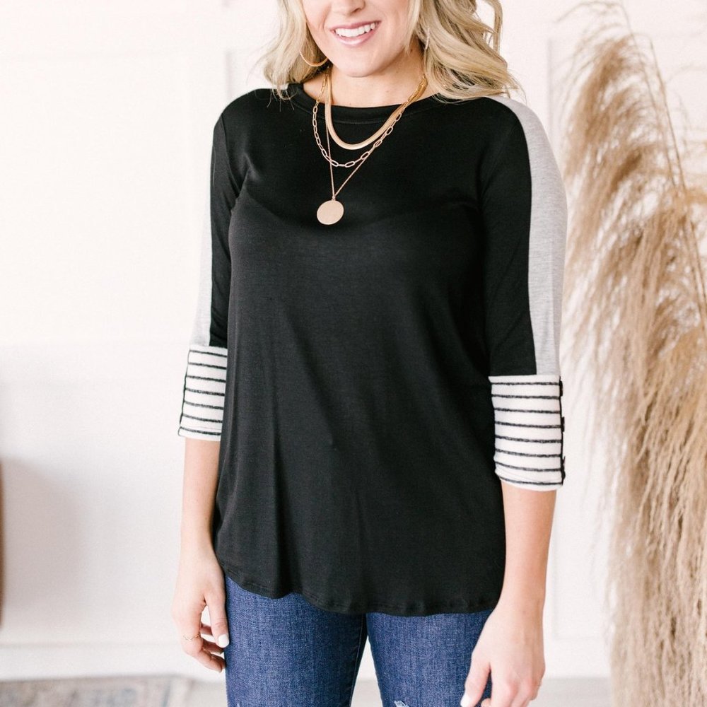 The Edge Of Stripes Top In Black